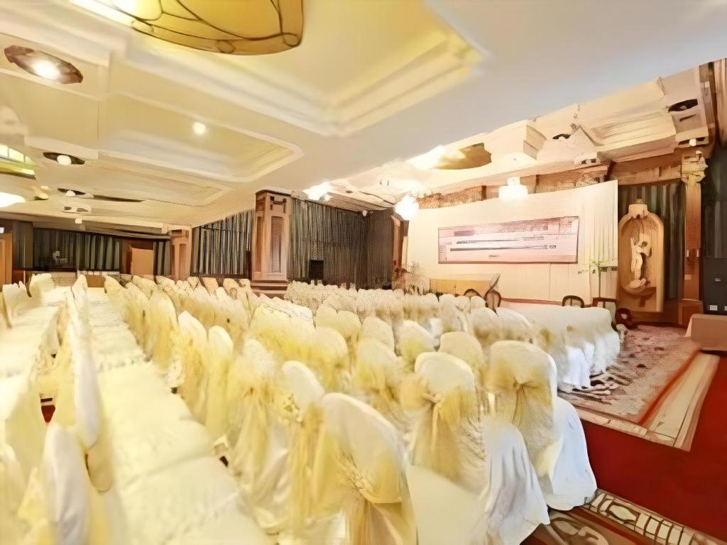 Gajahmada Graha Hotel Malang Eksteriør bilde