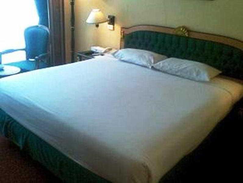 Gajahmada Graha Hotel Malang Eksteriør bilde